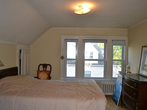 5th image of 161 Bellevue Ave #3