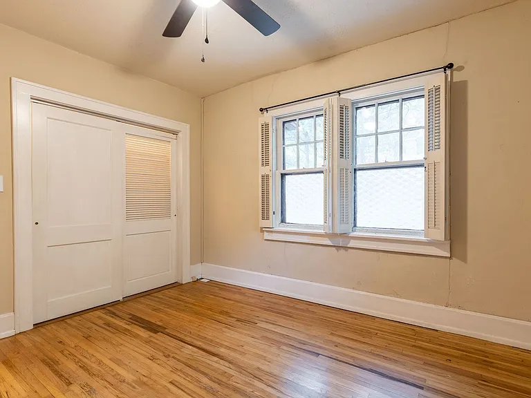 1554 S Campbell Ave — Photo 18