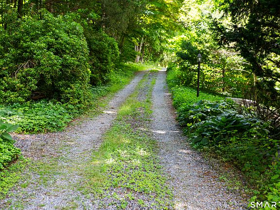 5th image of 7 Maynard Hill Road