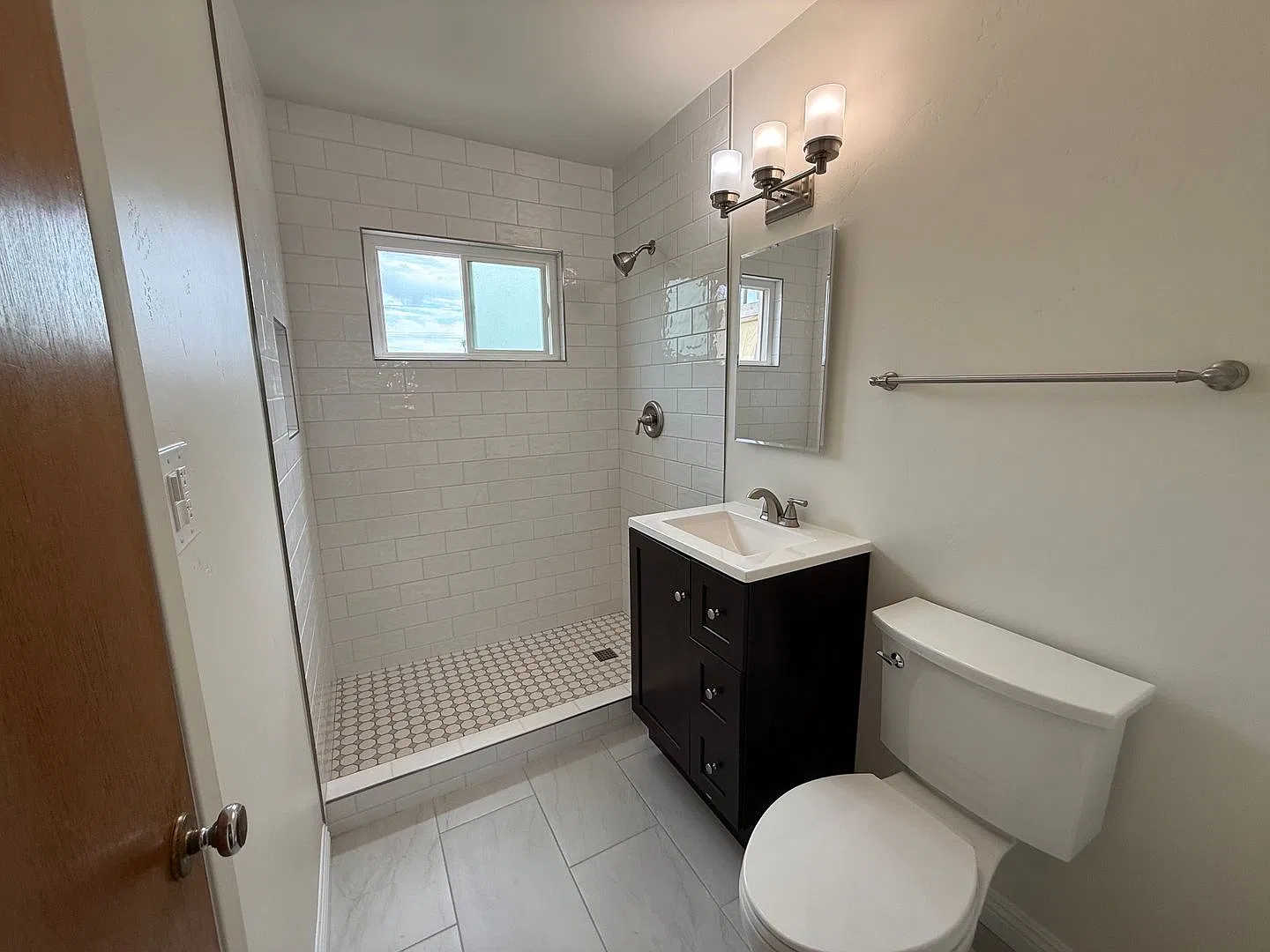 Beautifully Remodeled 1 Bedroom, 1 Bath apartment in Hillcrest — Photo 4