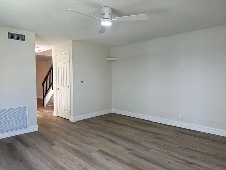 510 Jackson Ave — Photo 11