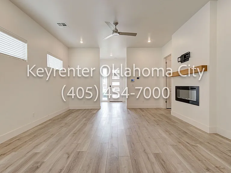 2544 NW 130th St — Photo 7