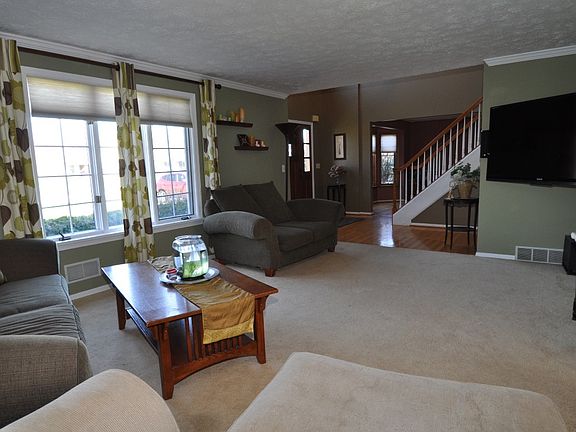 4th image of 47 County Clare Cres