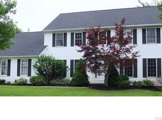 9611 Deerview Ln, Clarence Center, NY 14032