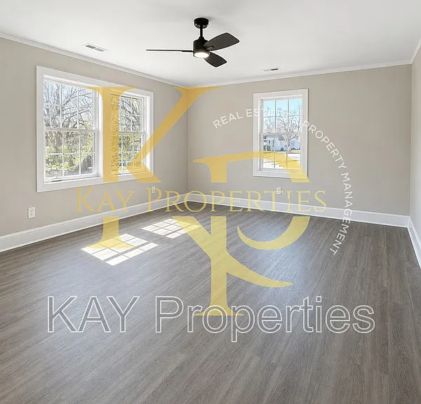 1200 E Holly St — Photo 10