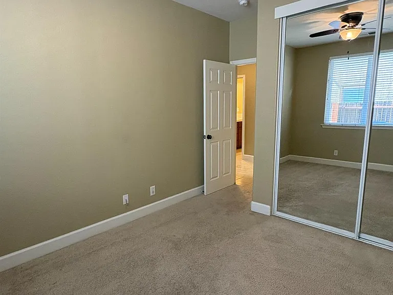 1105 N Perry Ave — Photo 45