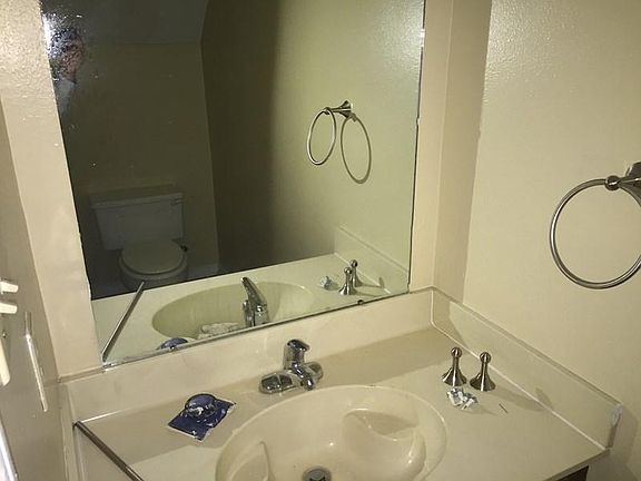 4th image of 1602 Clearview Pkwy APT C