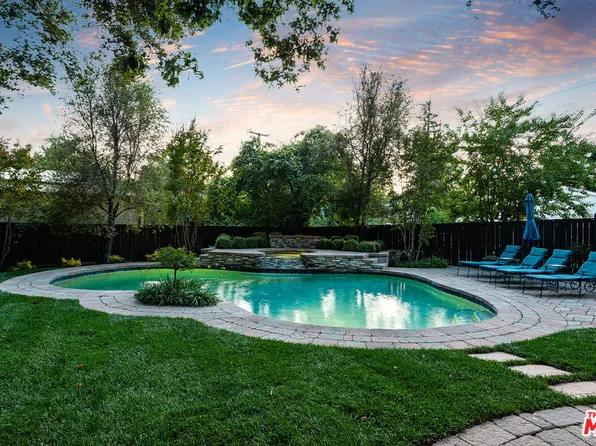 23040 Blue Bird Dr, Calabasas, CA 91302