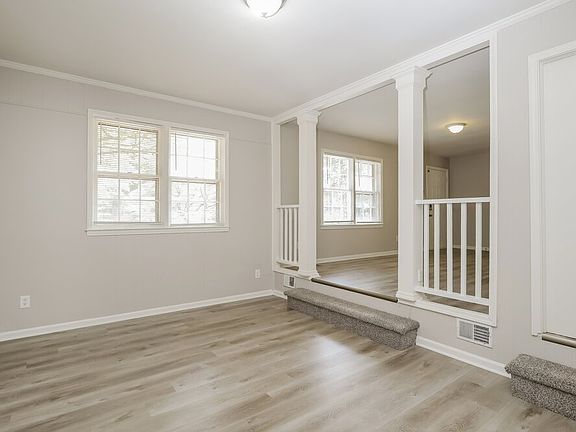 5th image of 1556 Wren Rd