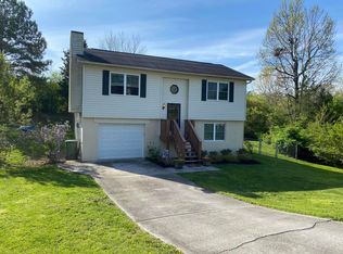 7300 Oak Chase Rd, Knoxville, TN 37918