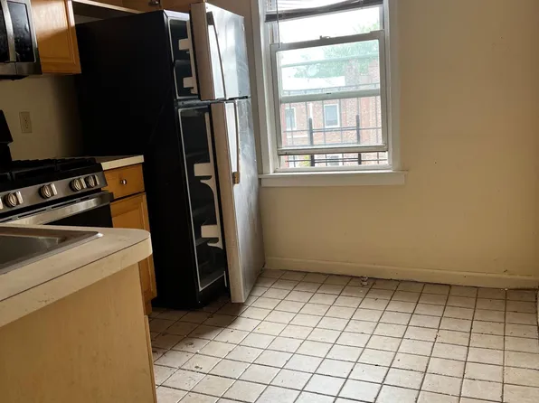 6405 70th St, Middle Village, NY 11379