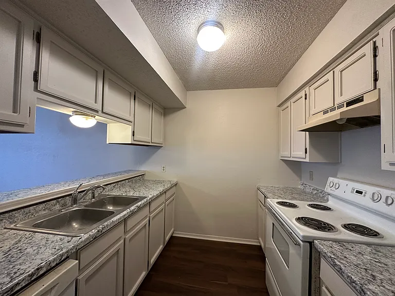 716 W Mulberry St #20 — Photo 4