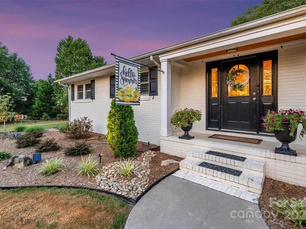 820 Green Pond Rd, Clover, SC 29710