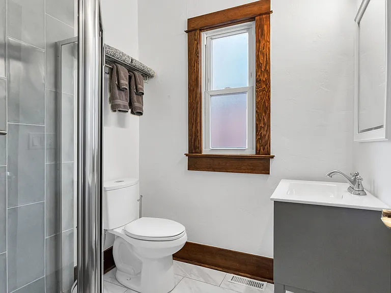 455 N Pearl St — Photo 20
