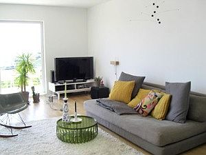 Living :: 159 Molimo Dr.