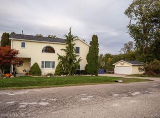 7995 Lakeshore Rd, Lexington, MI 48450