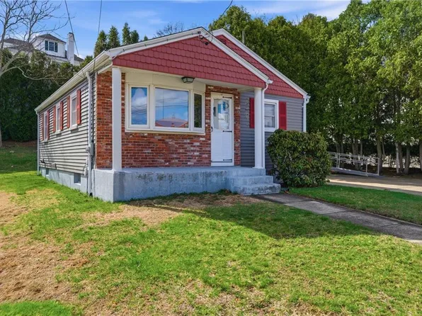 191 Saint Barnabe St, Woonsocket, RI 02895