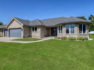 13132 W Beaver Lake Dr, Homer Glen, IL 60491