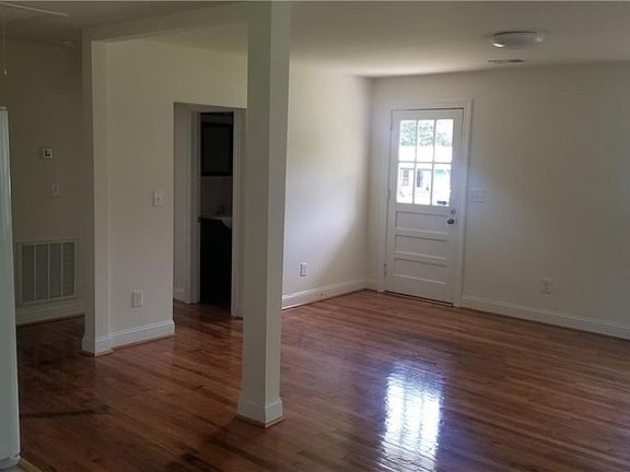 5th image of 805 Crescent Dr