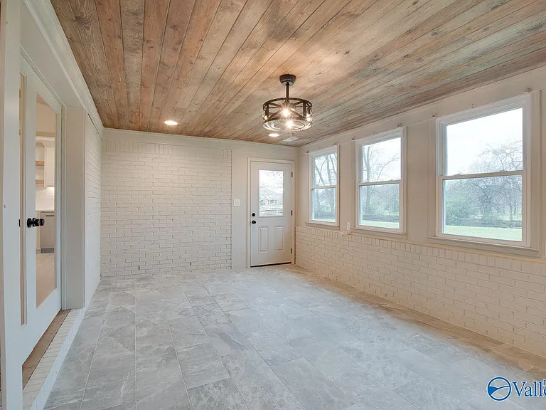 2042 Rosebury Ln SW — Photo 14