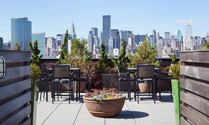 Sold by Modern Spaces | media 14