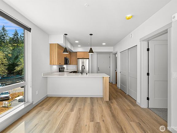 3rd image of 820 N State Street #520