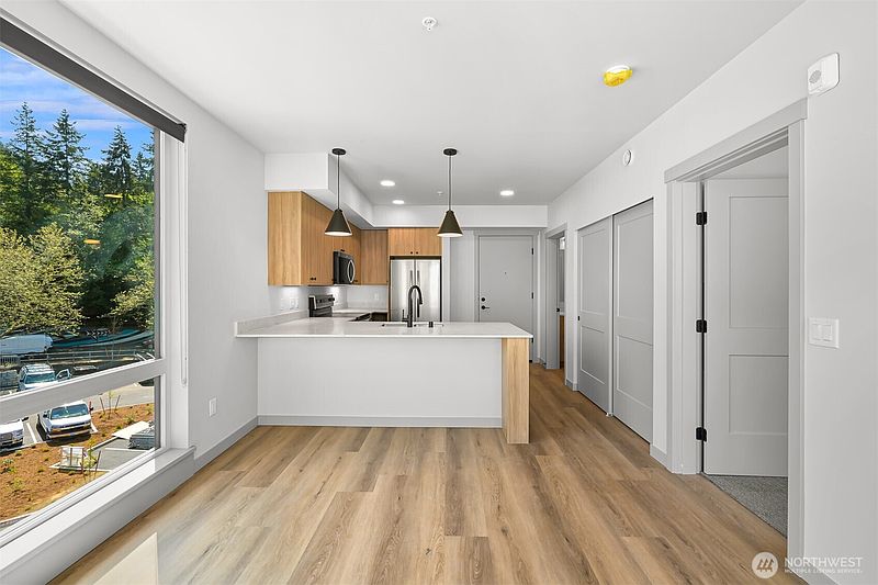 3rd image of 820 N State Street #520