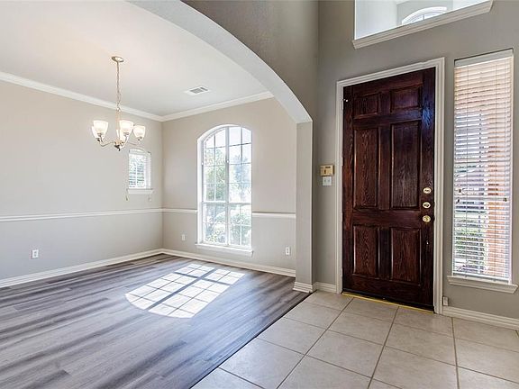 5th image of 7900 Goldfinch Dr
