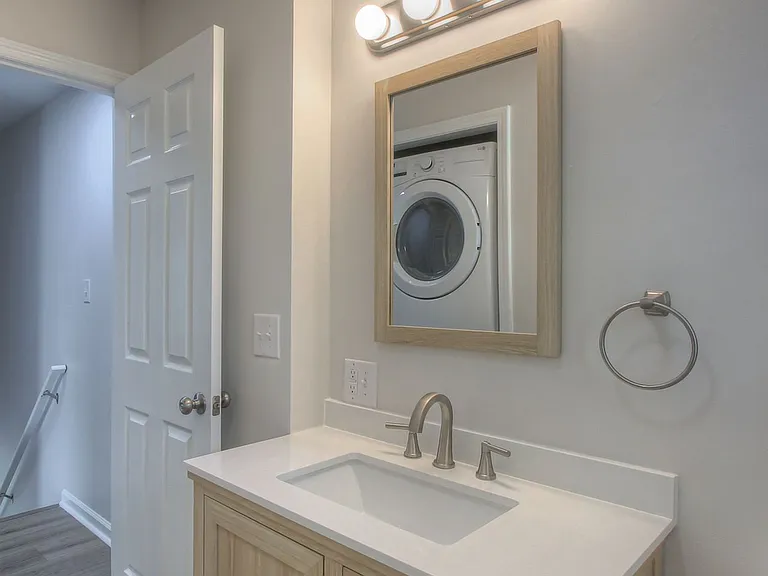 350 Beechcroft Rd #6 — Photo 14