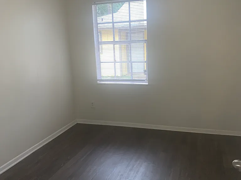 1360 Langley Ave #B — Photo 9