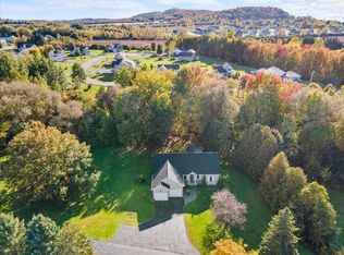 1 Heald Ln, Saint Albans, VT 05478
