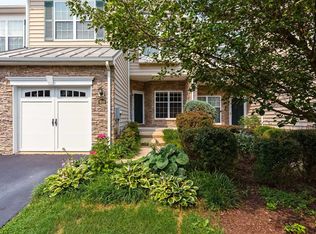 910 Huntington Dr, Fishkill, NY 12524