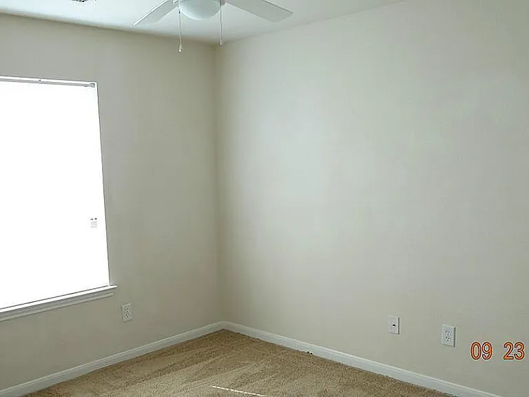 8007 Montague Manor Ln — Photo 3