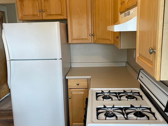 4th image of 2296 Elmwood Ave APT 12