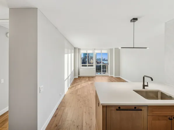 560 West 43rd Street image 1 of 18