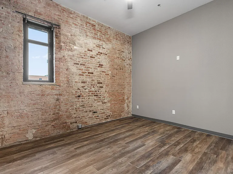 901 9th St #LOFT C — Photo 23