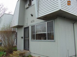 252 S 2nd St APT F, Central Point, OR 97502