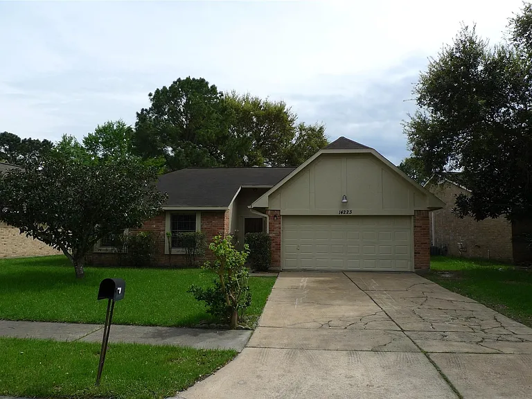 14223 Whitecross Dr — Photo 2