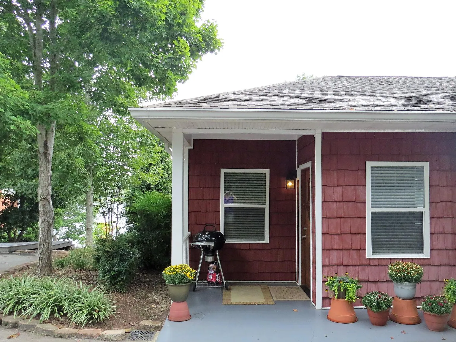 410 Hidden Lakes Ln — Photo 2