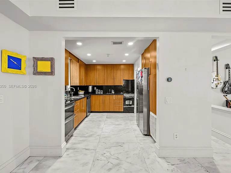 3420 Sheridan Ave — Photo 12