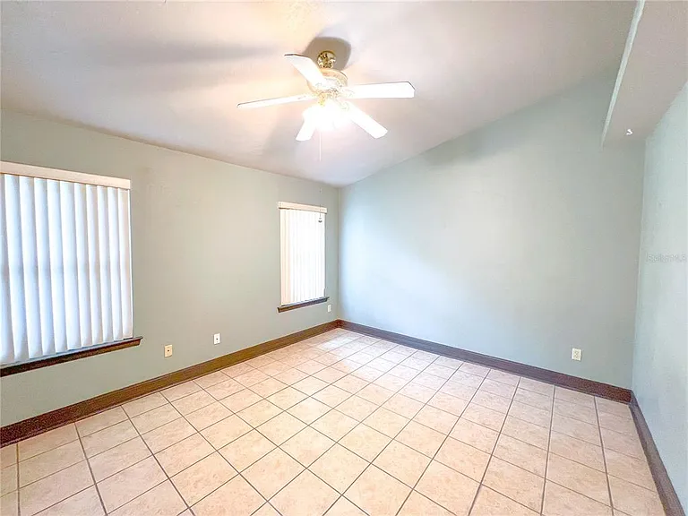 4112 NW 16th Dr — Photo 12