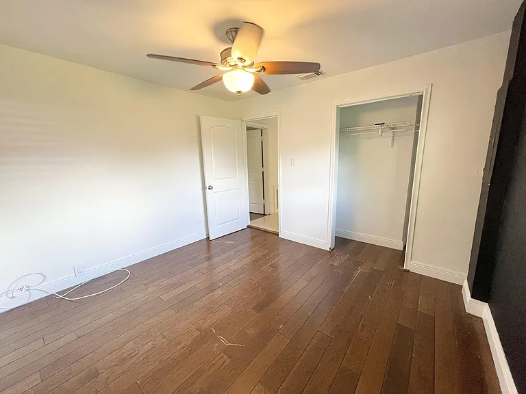 310 Dickson Dr — Photo 14