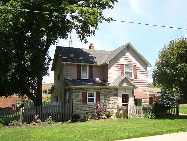 1st image of 256 W North Ave