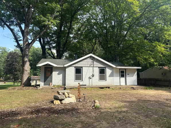 10622 Round Lake Dr, Mecosta, MI 49332