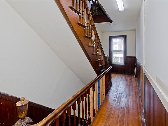 5th image of 56 Pine St