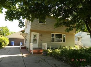 524 Potters Rd, Buffalo, NY 14220