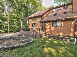 5133 Iroquois St, Tobyhanna, PA 18466