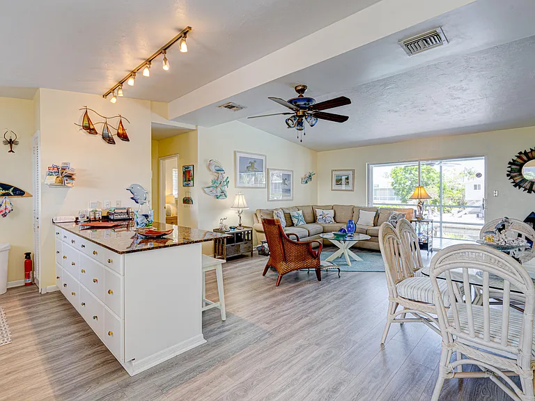 130 Plantation Ave #UPPER — Photo 6