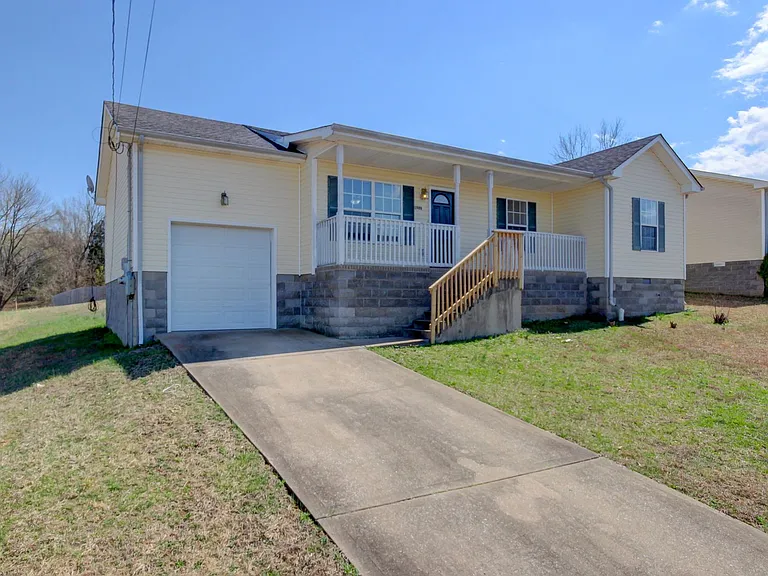 1489 McClardy Rd — Photo 1