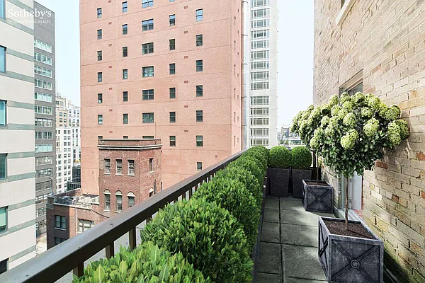 Sold by Sotheby's International Realty | media 7